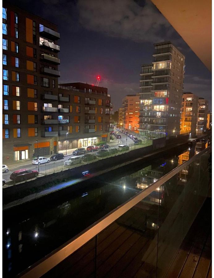 Lovely 2Br Apartment W/ City View Londra Dış mekan fotoğraf