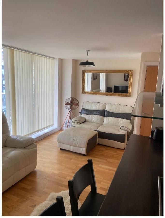 Lovely 2Br Apartment W/ City View Londra Dış mekan fotoğraf